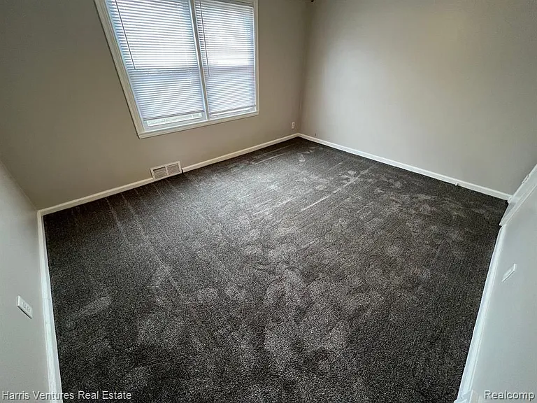 21534 Moross Rd — Photo 13