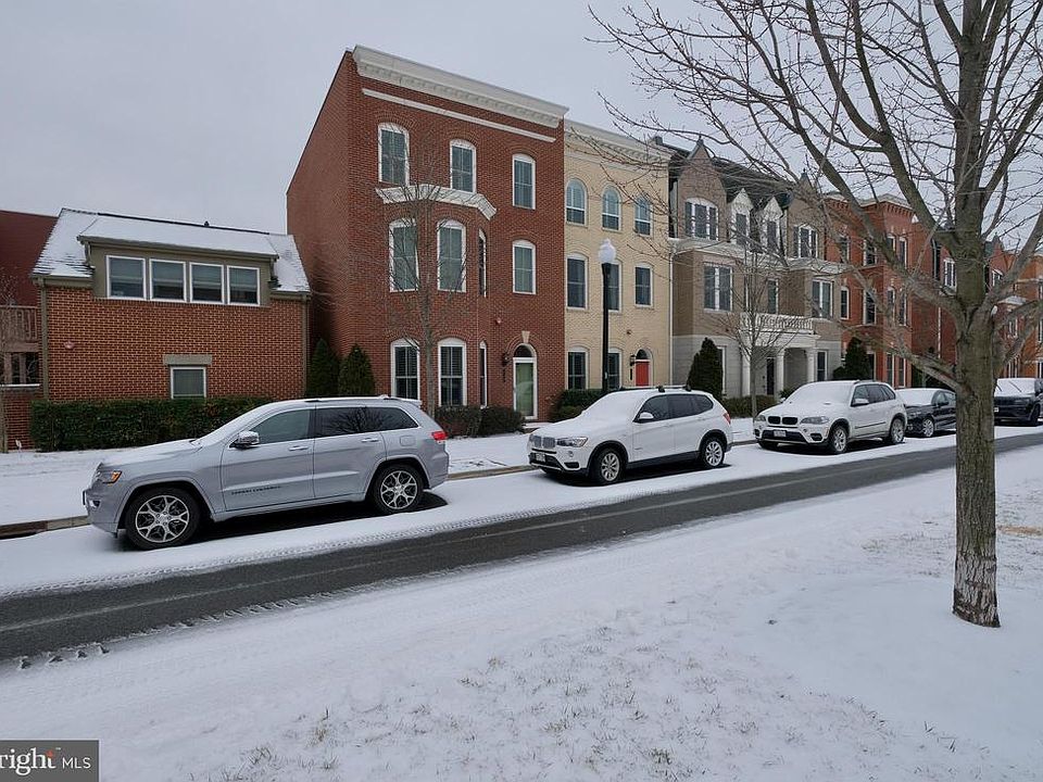 1st image of 729 E Custis Ave
