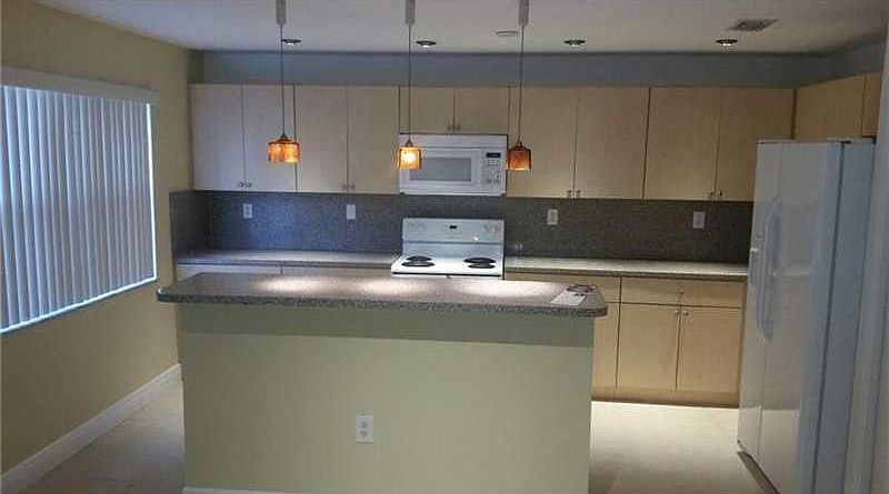 2nd image of 15243 SW 31st St