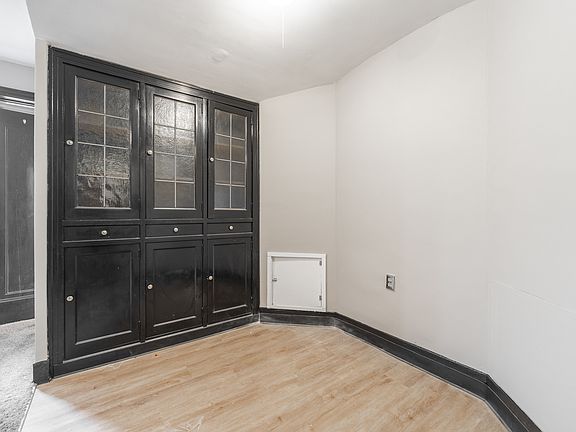 5th image of 37 W Saint Clair St #304
