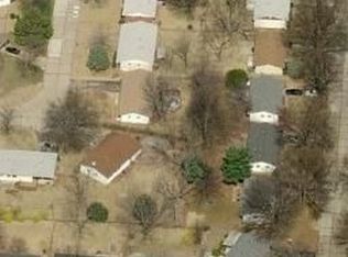 10400 Saint Ives Dr, Saint Louis, MO 63136