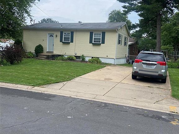 2nd image of 900 Saint Joseph St