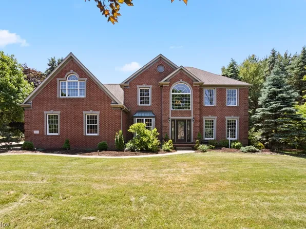 7204 Charring Court Cir NW, Canton, OH 44718