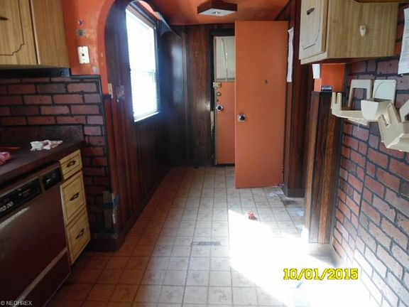 5th image of 14322 Alder Ave