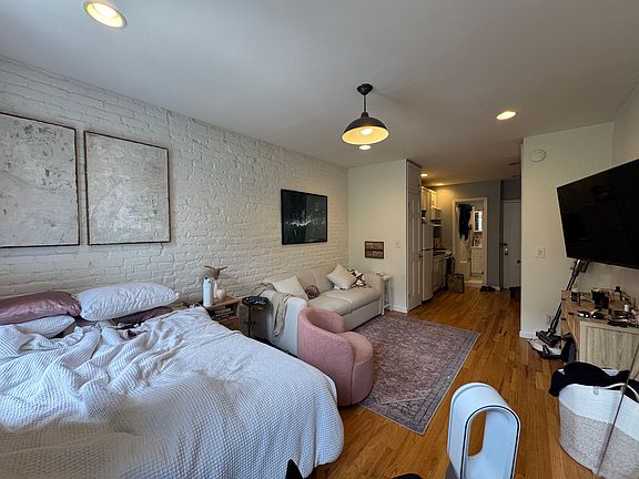 3rd image of 344 W 17th St APT 2A