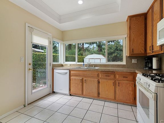 5th image of 571 W Virginia Ann Dr