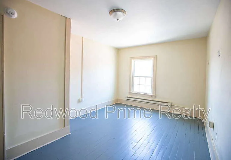 908 Main St #202 — Photo 4