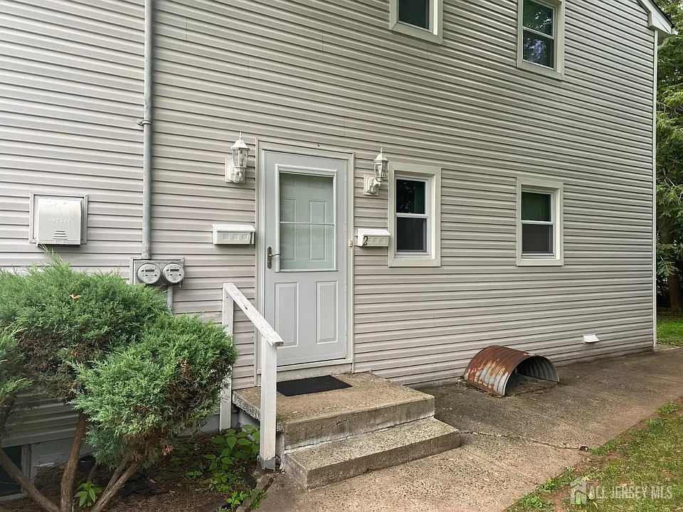 123 Highland Ave