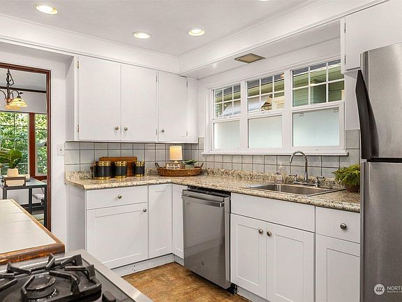 5th image of 7805 Lake City Way NE