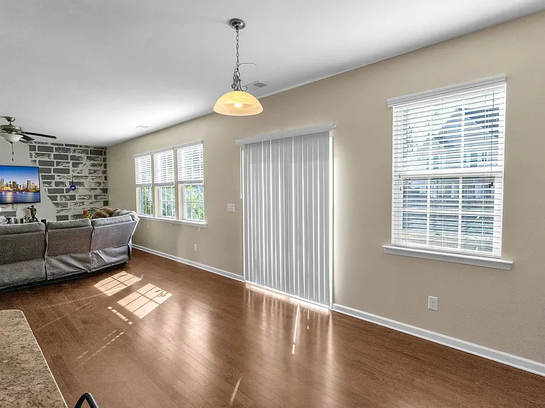 655 Silver Moss Dr — Photo 10