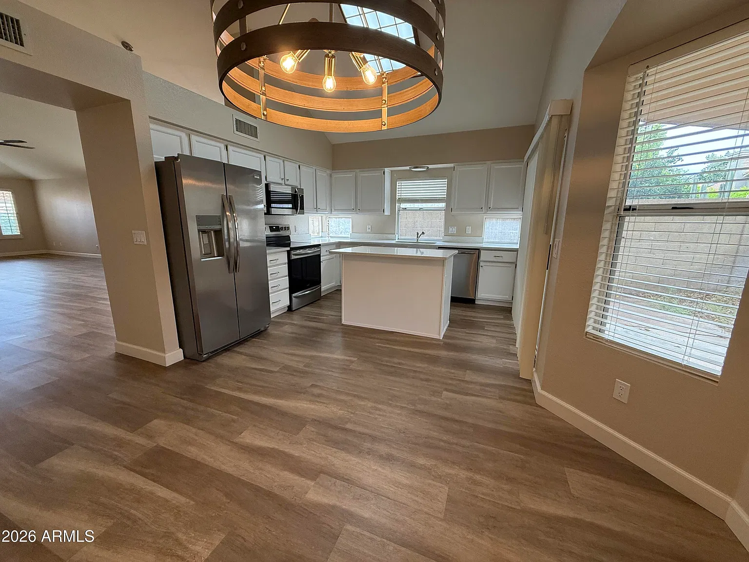 3 bed, 2.0 bath, 1708 sqft, $2,295 — Photo 4