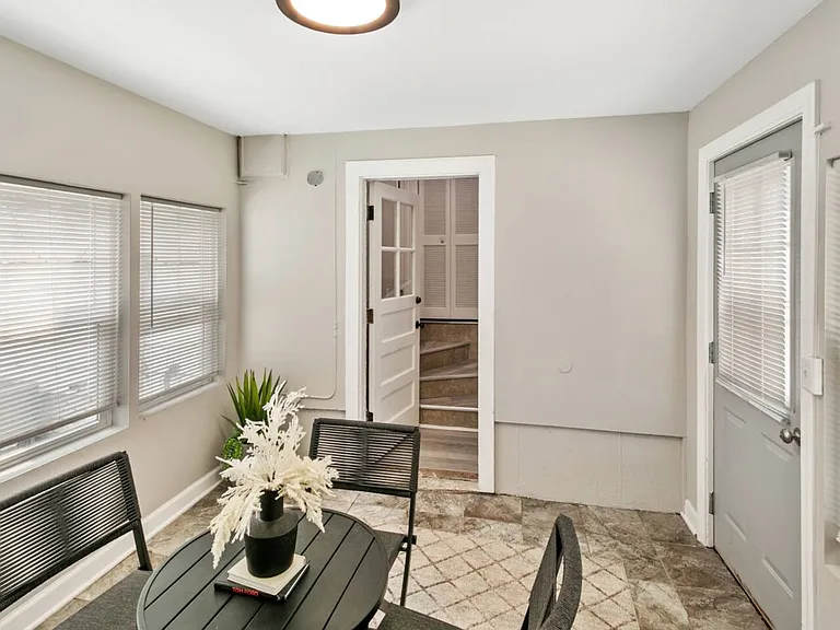 18429 Palmer Ave — Photo 8