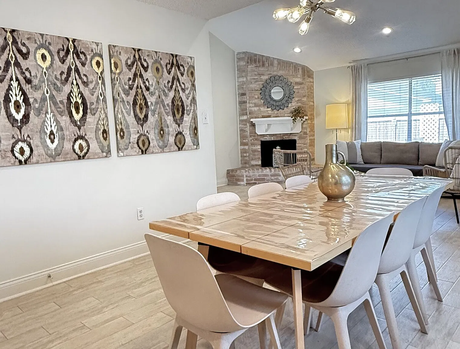 3 bed, 2.0 bath, $4,562 — Photo 2