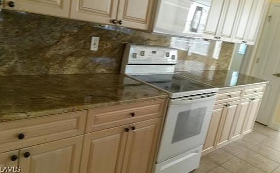 4th image of 3926 SW 12th Pl