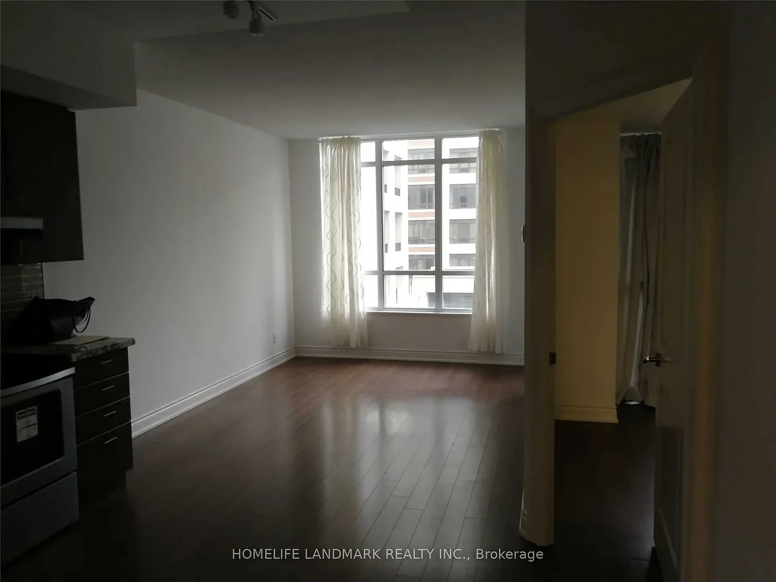 2 bed, $2,400 — Photo 4