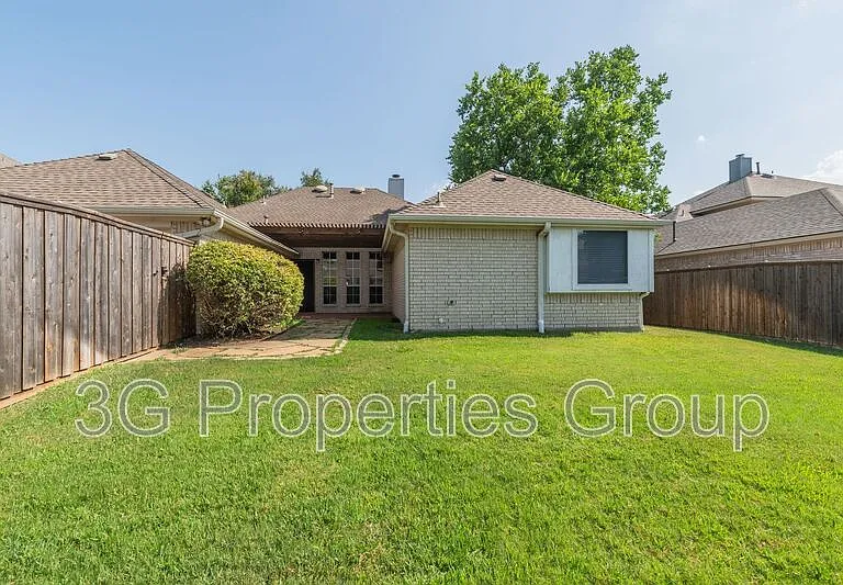 1316 Lochness Dr — Photo 29