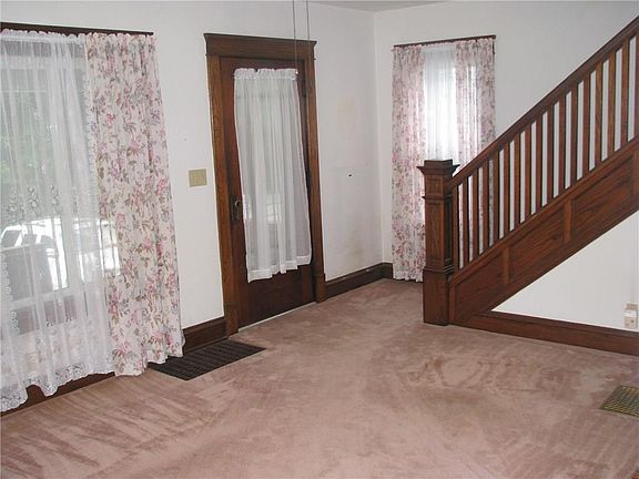 4th image of 1089 Plateau Dr