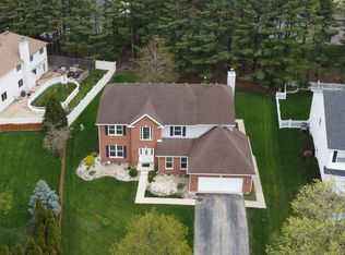 579 Old Walnut Cir, Gurnee, IL 60031