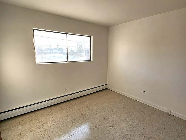 2112 S 17th Ave — Photo 5