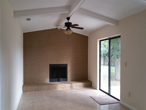 3rd image of 1782 Saxon Blvd
