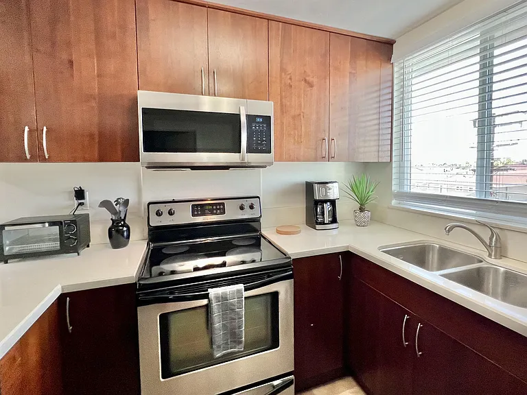 2828 University Ave #301 — Photo 18