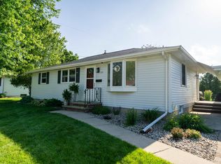123 Daniel Ct, Combined Locks, WI 54113