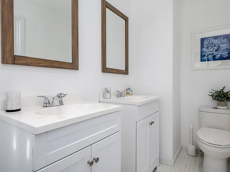 76 Manor Ln S — Photo 12