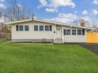 65 Samuel St, Ronkonkoma, NY 11779