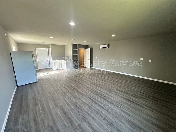 2nd image of 1612 NE 24th St #3