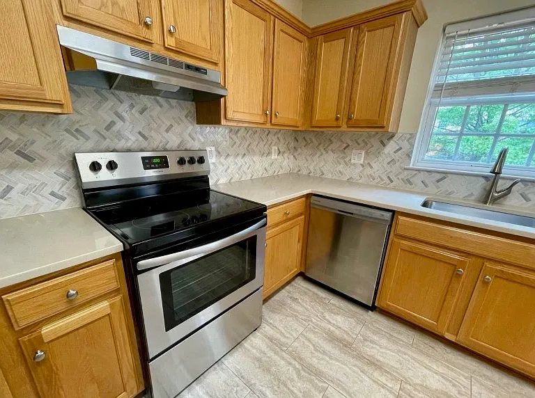 9058 Two Bays Rd — Photo 4