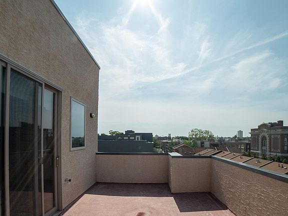 3rd image of 1233 Bainbridge St #Penthouse 4