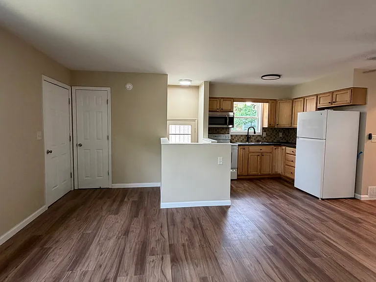 2313 Brown St — Photo 6