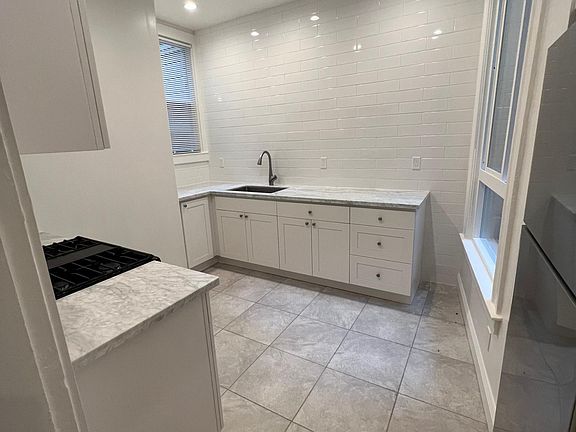 4th image of 1355 California St APT 4