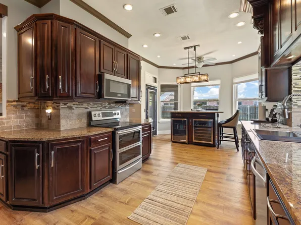 2814 Saint Maria Dr, Mansfield, TX 76063