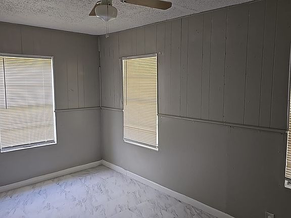 3rd image of 818 Veller Dr