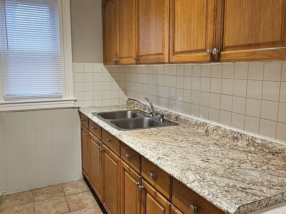 1st image of 34 Alder St Floor 2
