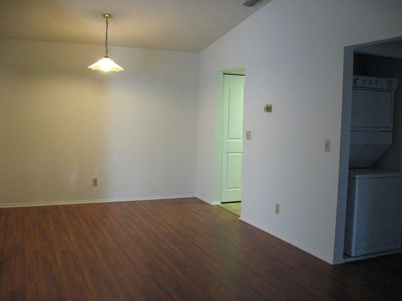 The dining area overlooking the W/D, Kitchen