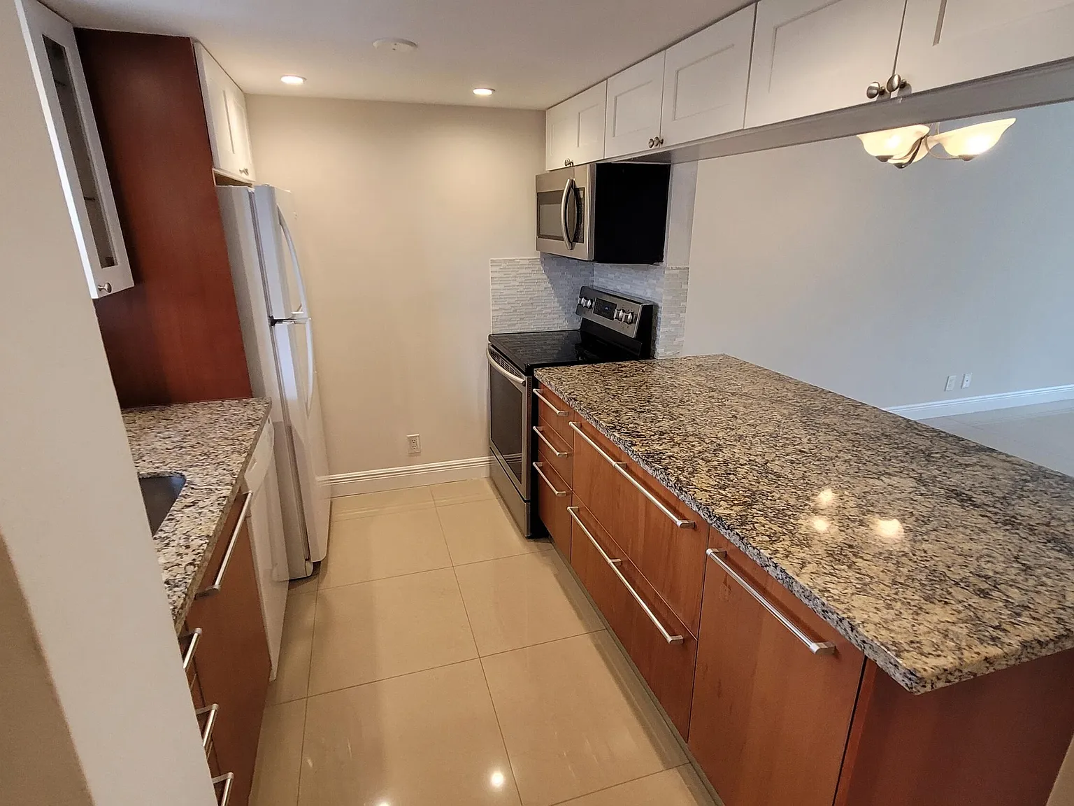 1 bed, 1.0 bath, 700 sqft, $1,895 — Photo 3