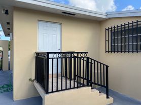 7500 SW 16th Ter, Miami, FL