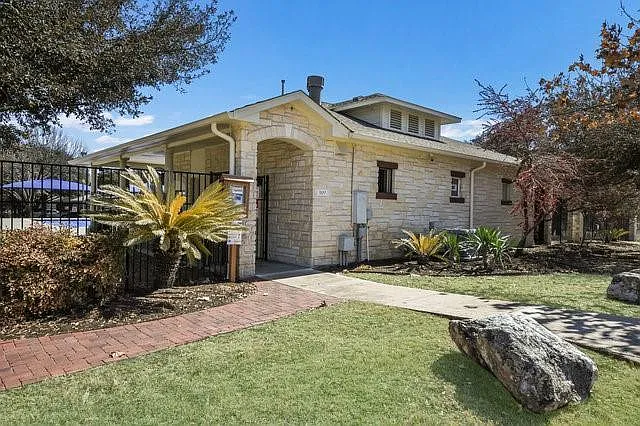 1102 Port Daniel Dr — Photo 36