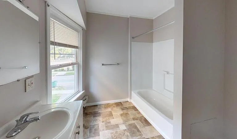 116 Ridgeway Ave — Photo 2