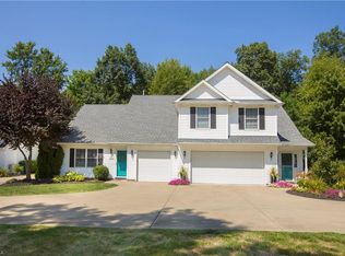 3934 Hilltop Dr, Vermilion, OH 44089