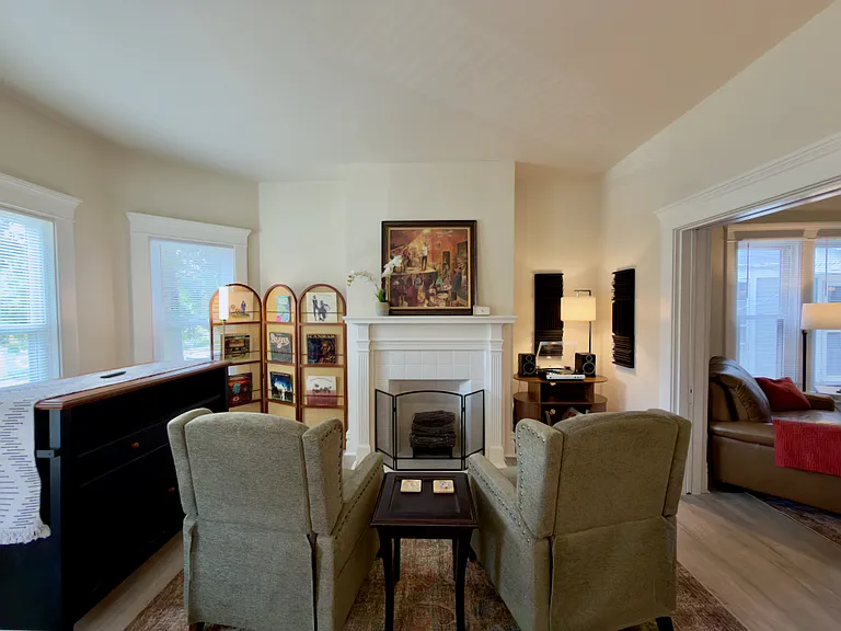 606 Front St — Photo 1