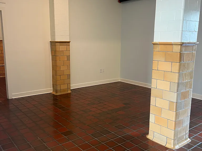 Pulaski Lofts — Photo 136
