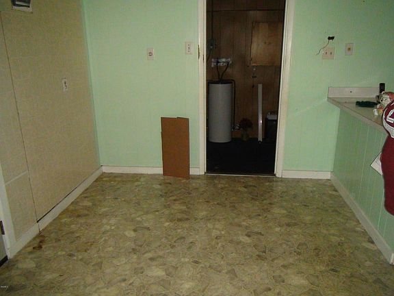 3rd image of 2907 Pineland Dr