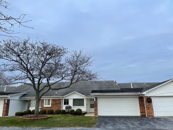 760 Country Club Dr, Saint Clair Shores, MI 48082