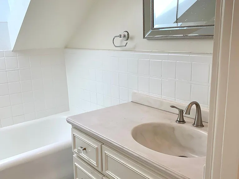 1 W Highland Dr #11 — Photo 18