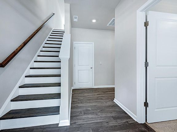 3rd image of 2229 Horton Park Dr