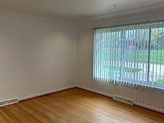 3rd image of 6545 N Evangeline St