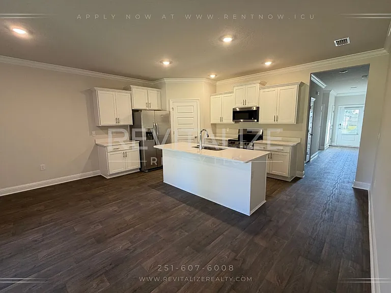 14930 Dayton Cir — Photo 13